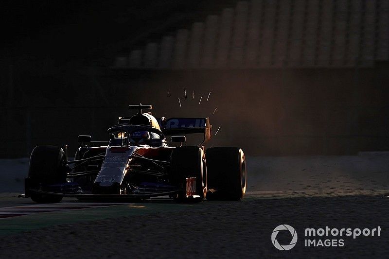 Alex Albon, Scuderia Toro Rosso STR14 sparks