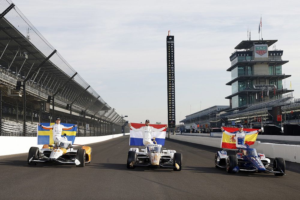 2023 Indy 500 Primera Fila:
#6: Felix Rosenqvist, Arrow McLaren Chevrolet, #21: Rinus VeeKay, Ed Carpenter Racing Chevrolet, #10: Alex Palou, Chip Ganassi Racing Honda, ganador del premio NTT P1, pole