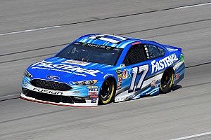 Ricky Stenhouse Jr. manda en la última práctica en Texas y Suárez en 10°