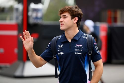 Briatore: el segundo asiento de Alpine se decidir&aacute; entre Colapinto y Aron