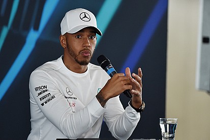 Hamilton szerint most még egy kicsit olyan a Halo, mint egy Alien