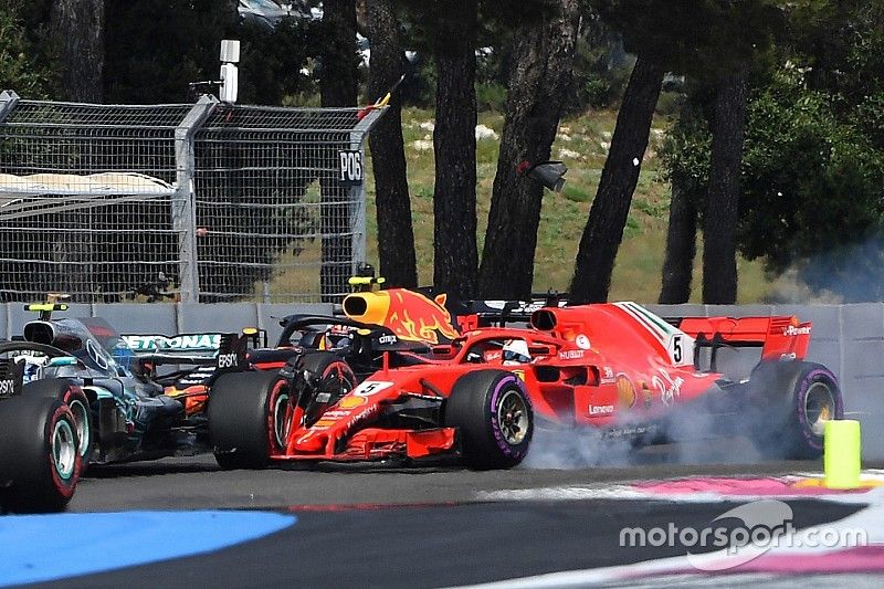 Sebastian Vettel, Ferrari SF-71H blokkeert een wiel en raakt Valtteri Bottas, Mercedes-AMG F1 W09