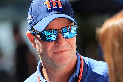 Barrichello, hospitalizado por problemas de salud