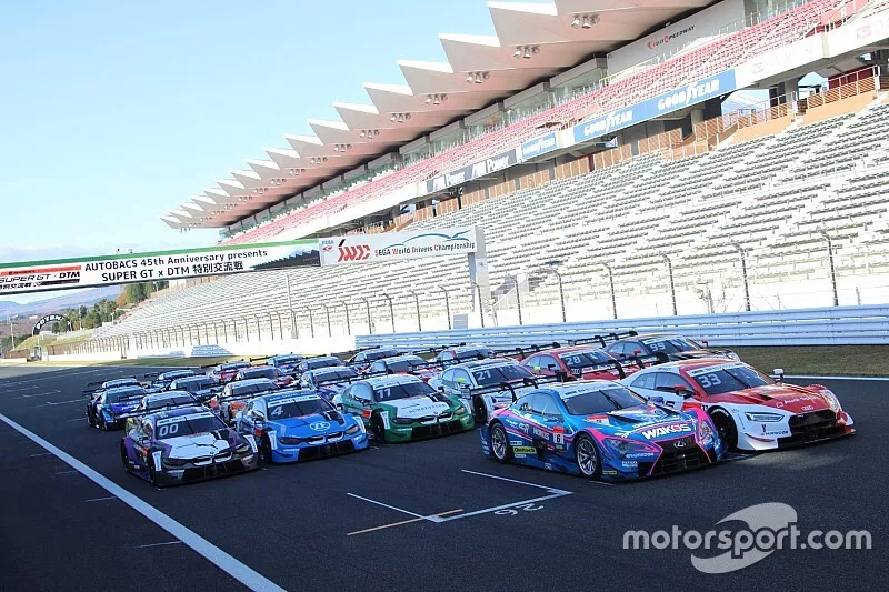 SuperGT and DTM group photo