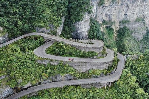 V&iacute;deo: el Volkswagen ID. R vuela con r&eacute;cord en la Puerta del Cielo