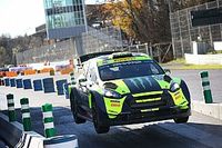 Rossi avasalla a sus rivales en el Monza Rally Show