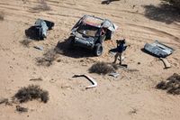 V&iacute;deo: Loeb vuelve a volcar en un Rally Dakar despiadado