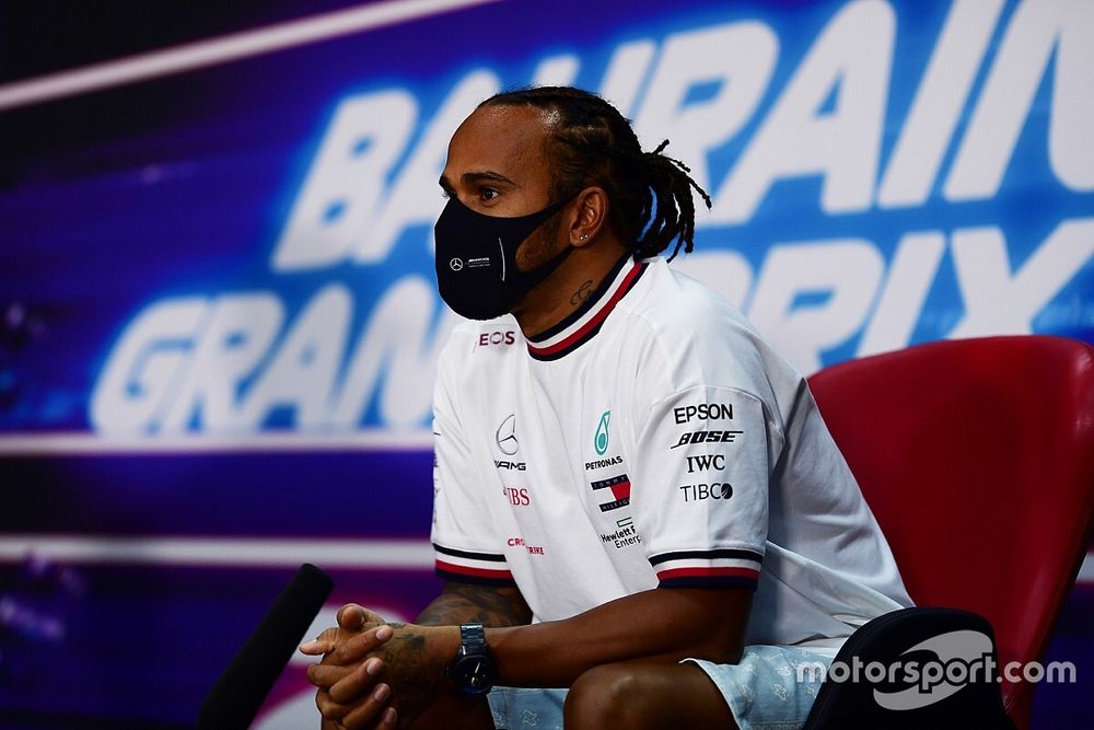 Lewis Hamilton, Mercedes-AMG F1 en la conferencia de prensa