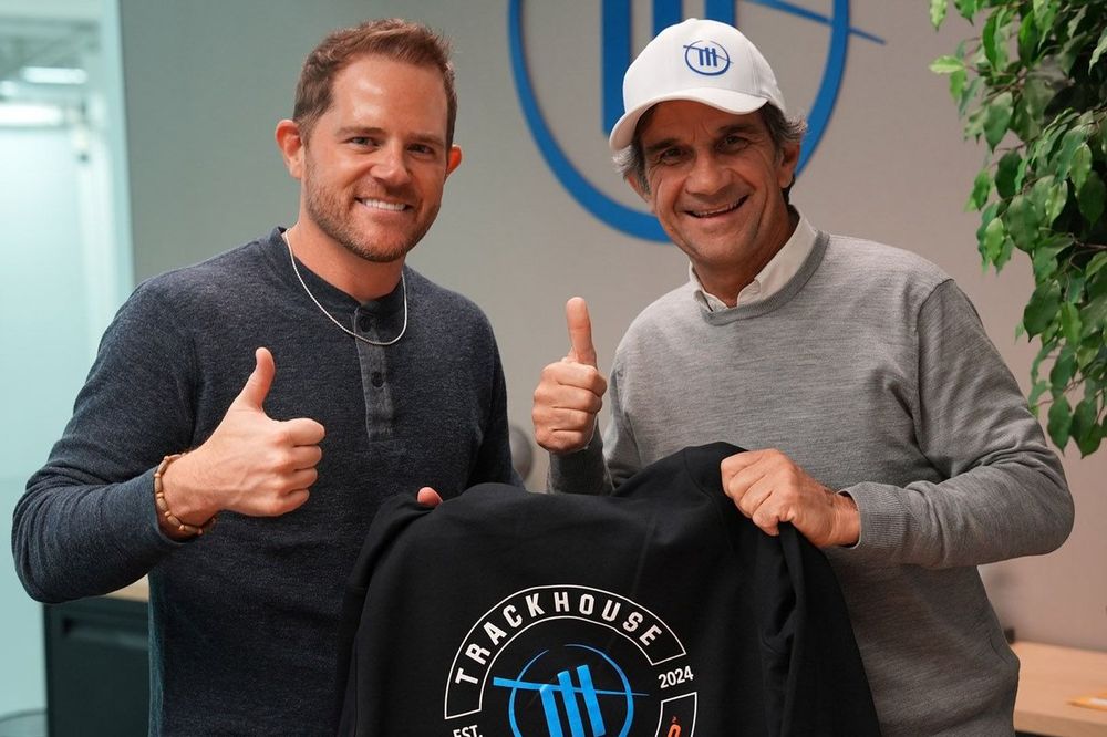 Davide Brivio, director del equipo Trackhouse Racing, Justin Marks, propietario de Trackhouse Racing