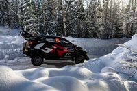 Rovanpera walczy o punkty, Evans już drugi