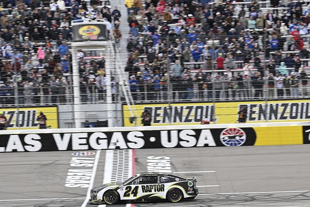 Race winner William Byron, Hendrick Motorsports, Chevrolet Camaro