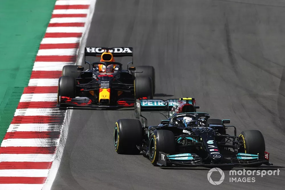 Valtteri Bottas, Mercedes W12, Max Verstappen, Red Bull Racing RB16B