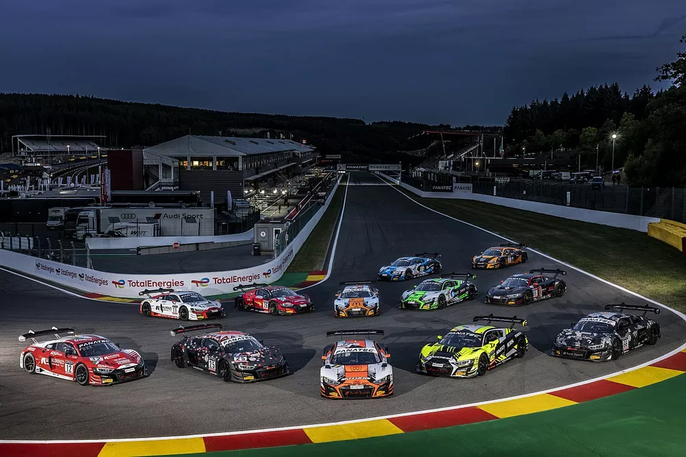 Audi Sport Customer Racing groepsfoto op Spa-Francorchamps.