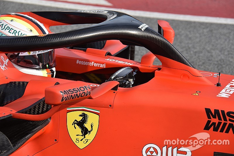 Desvelado el secreto: la tercera leva del volante de Vettel, ¡un freno de mano!