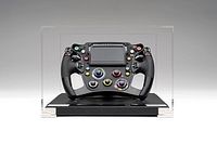 El precio de una r&eacute;plica exacta del volante del RB19 de F1 2023