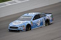 Harvick abre con el mejor tiempo en Kansas y Su&aacute;rez en sexto