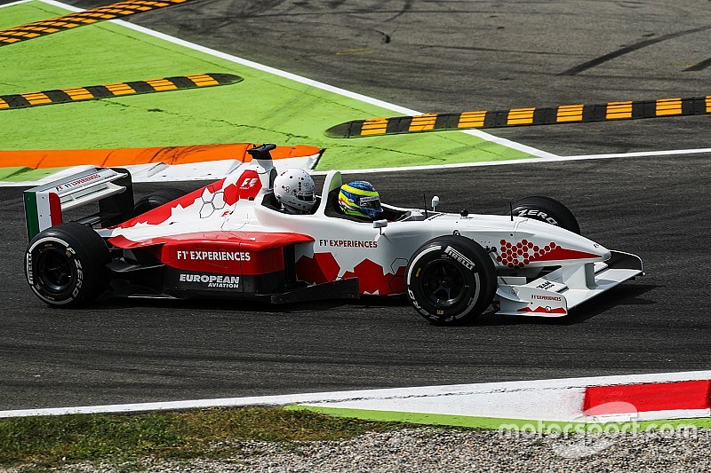 A Minardi kétüléses F1-es autója a Hyundai TCR gépe ellen fog versenyezni Ausztráliában