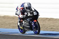 Romano Fenati ense&ntilde;a los colmillos en Moto3