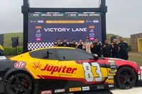 Debaixo de muita chuva, Casagrande vence corrida 2 da NASCAR Brasil no Velocitta
