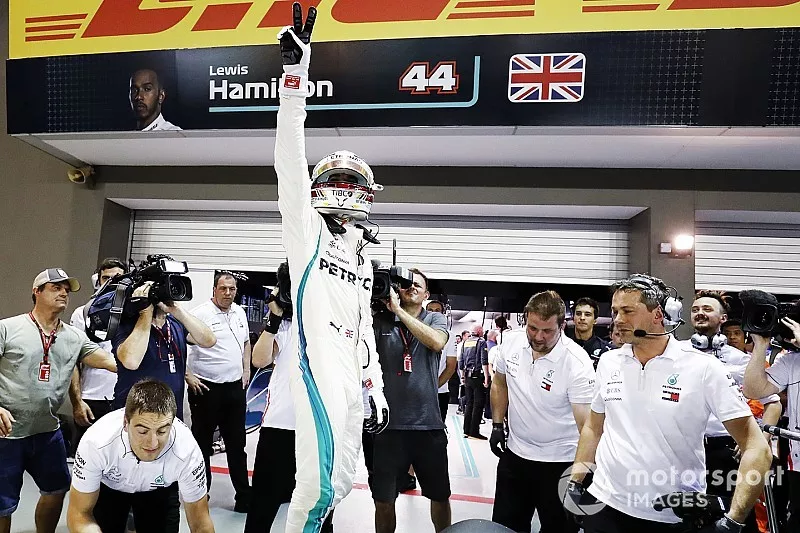 Polesitter Lewis Hamilton, Mercedes AMG F1 W09