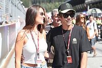 Valentino Rossi califica de un "hat-trick de F1" lo hecho por Bagnaia