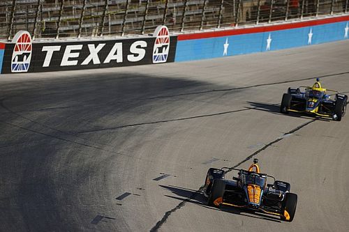 Rosenqvist hace la pole en Texas, con Palou por detr&aacute;s de O'Ward