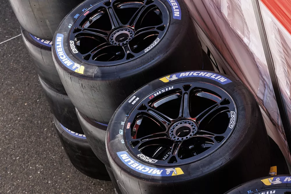 SUPER GT　GT500 競技用　ホイール　ミシュラン　スリックタイヤ ミシュランのGT500活動休止で、スーパーGTのタイヤ戦争はどうなって