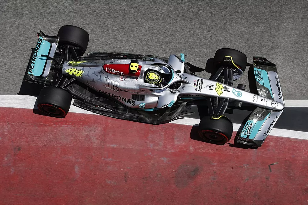 Lewis Hamilton, Mercedes W13