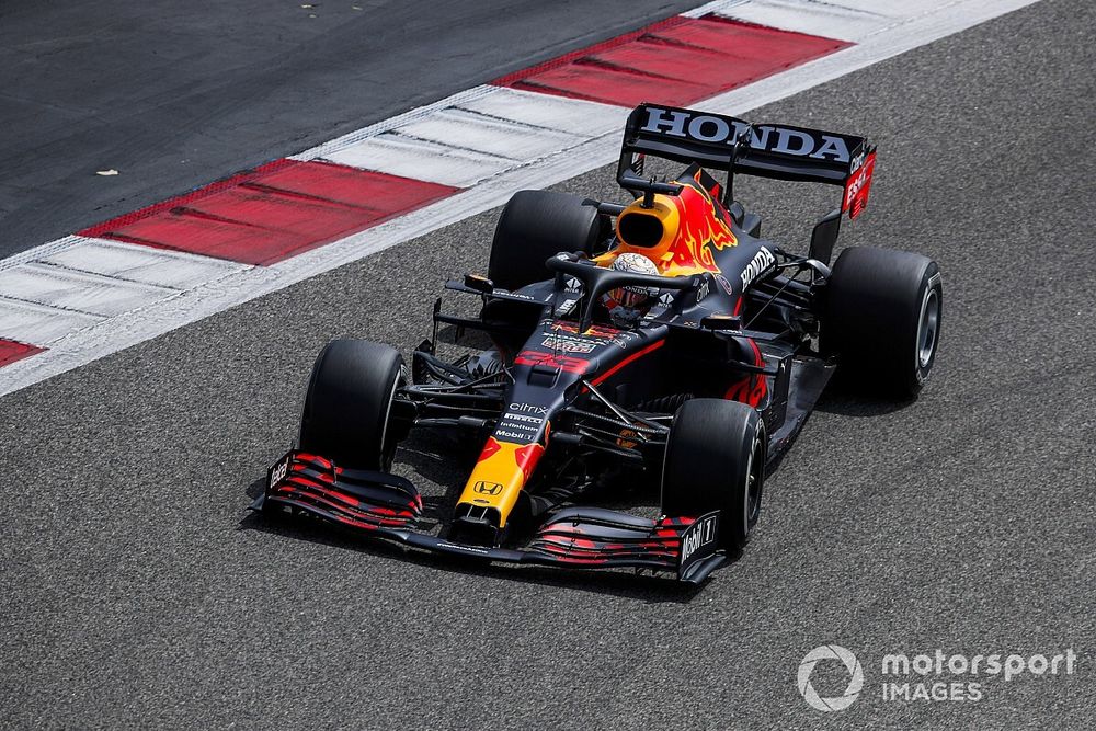 Max Verstappen, Red Bull Racing RB16B 
