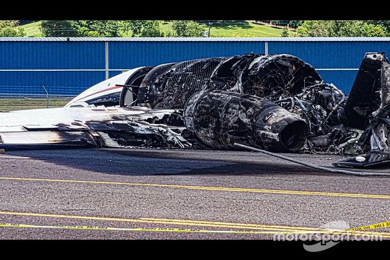 Restos del accidente de Dale Earnhardt Jr. 