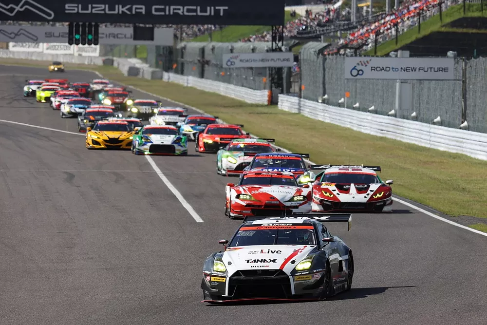 GT300 Start action