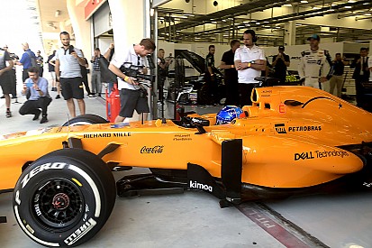 Алонсо випробує новий McLaren на передсезонних тестах Ф1 у Барселоні?