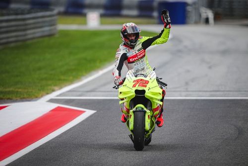 Bezzecchi vuelve a divertirse en Austria, pero sigue sin acomodarse a la GP23