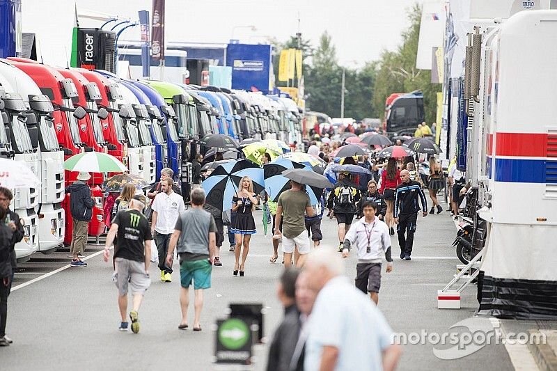 Ambiente en el paddock