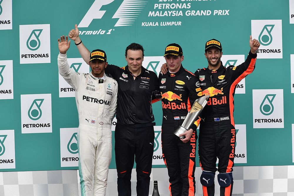 Lewis Hamilton, Mercedes AMG F1, Dan Fallows, Red Bull Racing Head of Aerodynamics, race winner Max