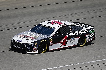 Harvick steals Stage 2 win with daring last-lap pass at Chicagoland