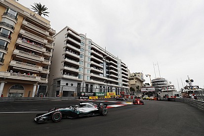 Mercedes busca respuestas a su bajo rendimiento con los hiperblandos