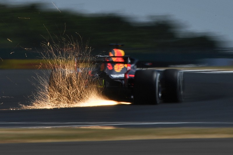 Le Red Bull soffrono e a Ricciardo si rompe il DRS:
