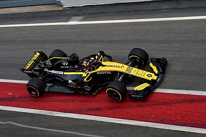 Sainz: Henüz "test yapmamış gibi" hissediyorum