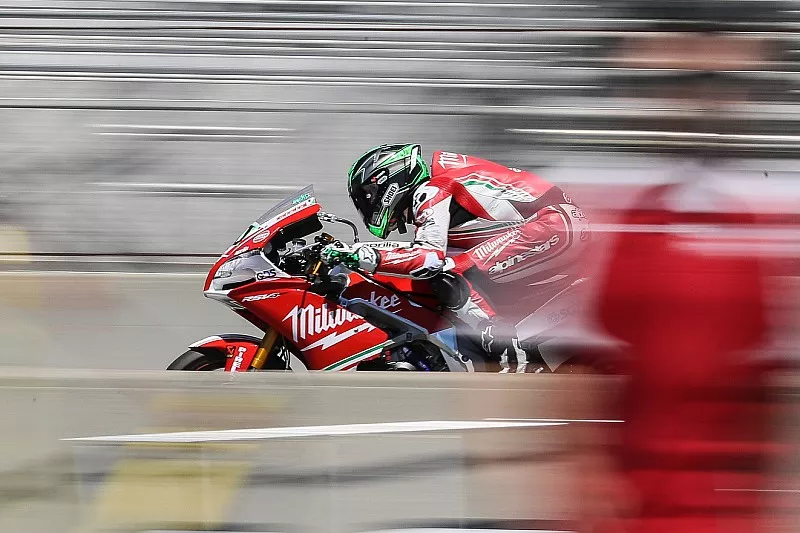 Eugene Laverty, Milwaukee Aprilia