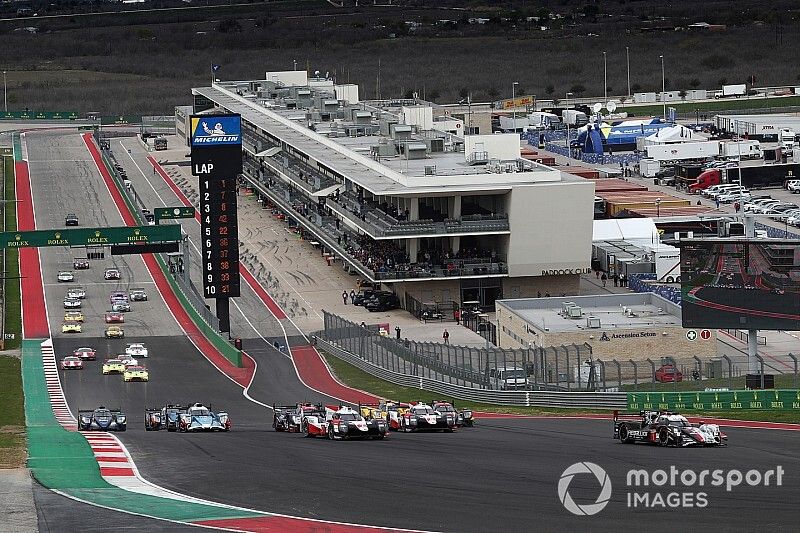 Salida: #1 Rebellion Racing Rebellion R-13 - Gibson: Bruno Senna, Gustavo Menezes, Norman Nato leads