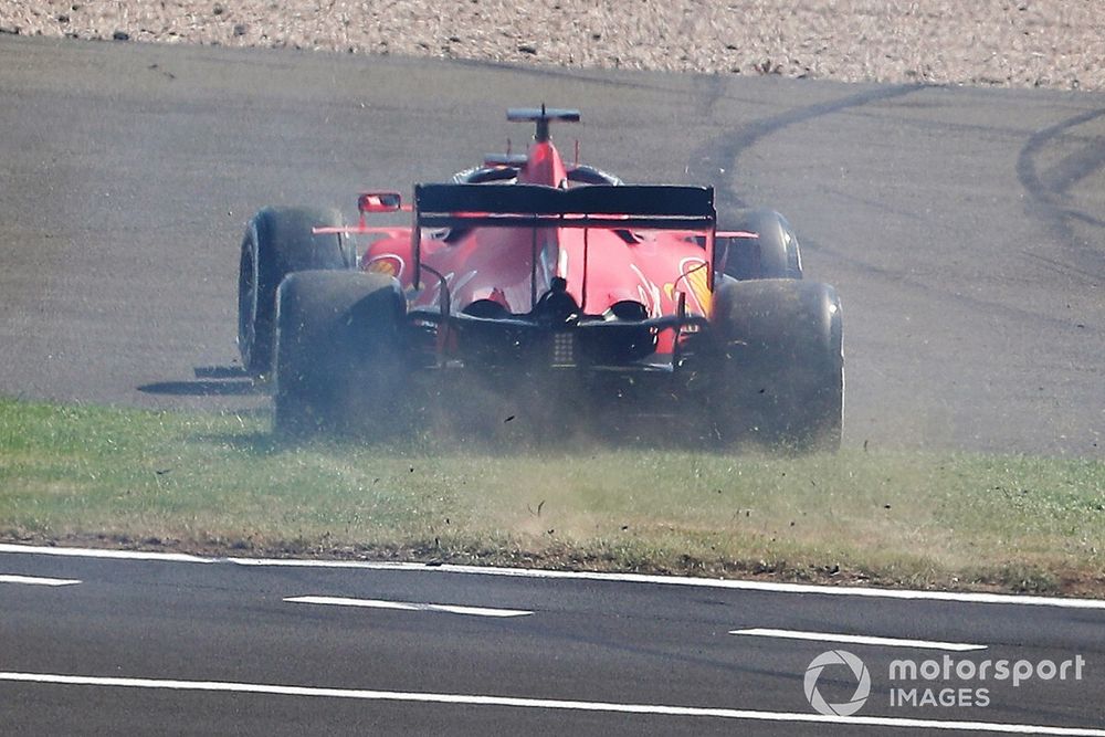 Sebastian Vettel, Ferrari SF1000 hace un trompo