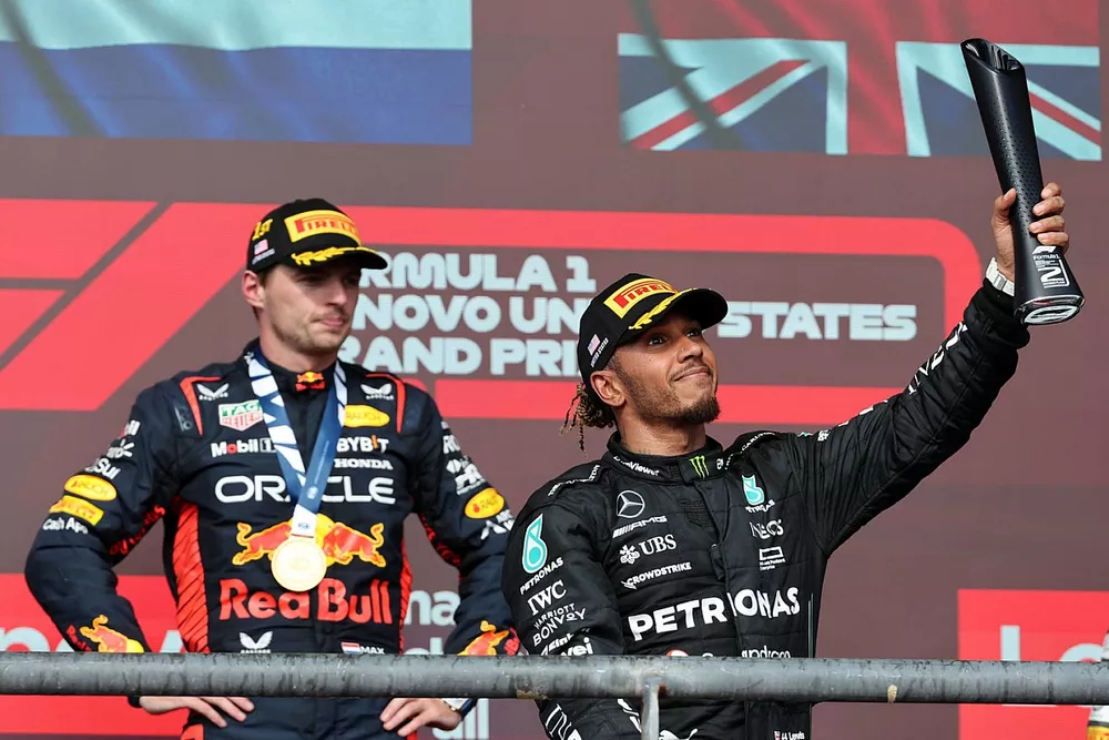 Podio: segundo lugar Lewis Hamilton, Mercedes-AMG, ganador Max Verstappen, Red Bull Racing