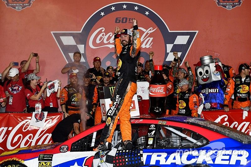 Martin Truex Jr., Joe Gibbs Racing, Toyota Camry Bass Pro Shops / TRACKER ATVs & Boats / USO