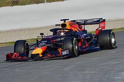 Verstappen lacht na eerste echte kennismaking met Honda: "Goede eerste dag"