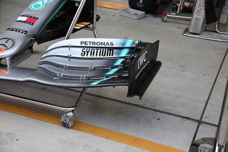 Mercedes AMG F1 W10 detail voorvleugel