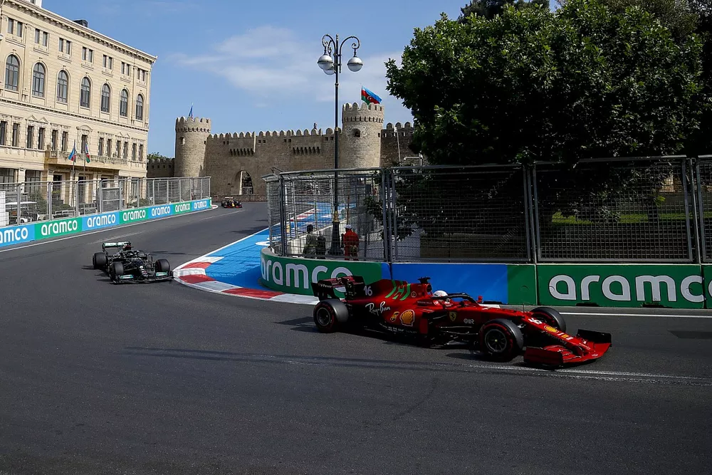 Charles Leclerc, Ferrari SF21, Lewis Hamilton, Mercedes W12