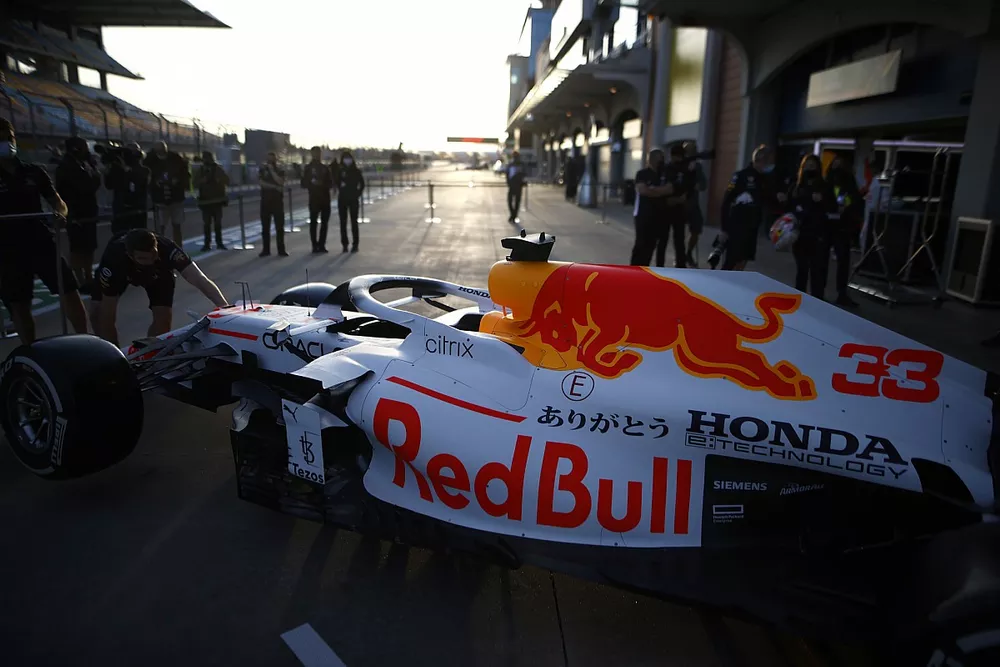 Max Verstappen, Red Bull Racing RB16B 