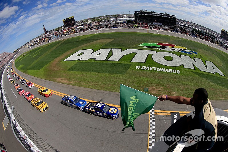 NASCAR gibt Rennkalender für Cup, Xfinity und Trucks 2017 heraus