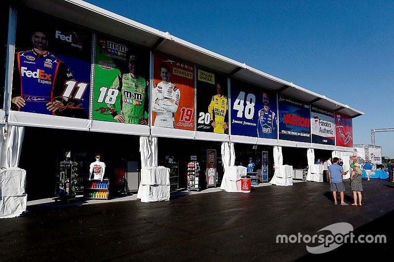 Fanatics to bring early end to its deal selling NASCAR merchandise
